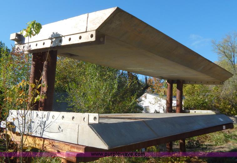 image for item B5931 Aluminum trench box