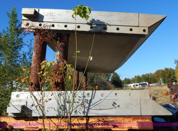 image for item B5931 Aluminum trench box