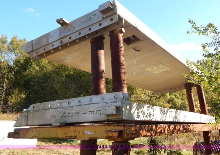 image for item B5931 Aluminum trench box