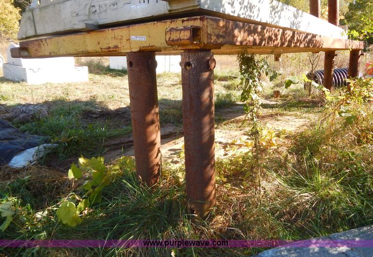 image for item B5932 Steel trench box