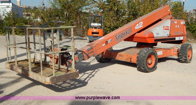 image for item B5978 2001 Snorkel TBA42RF0 boom lift