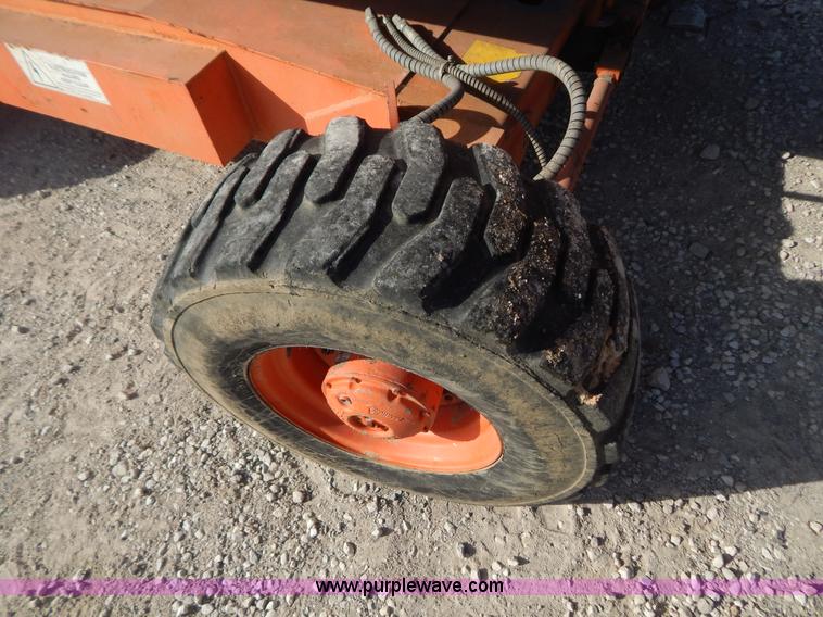 image for item B5978 2001 Snorkel TBA42RF0 boom lift