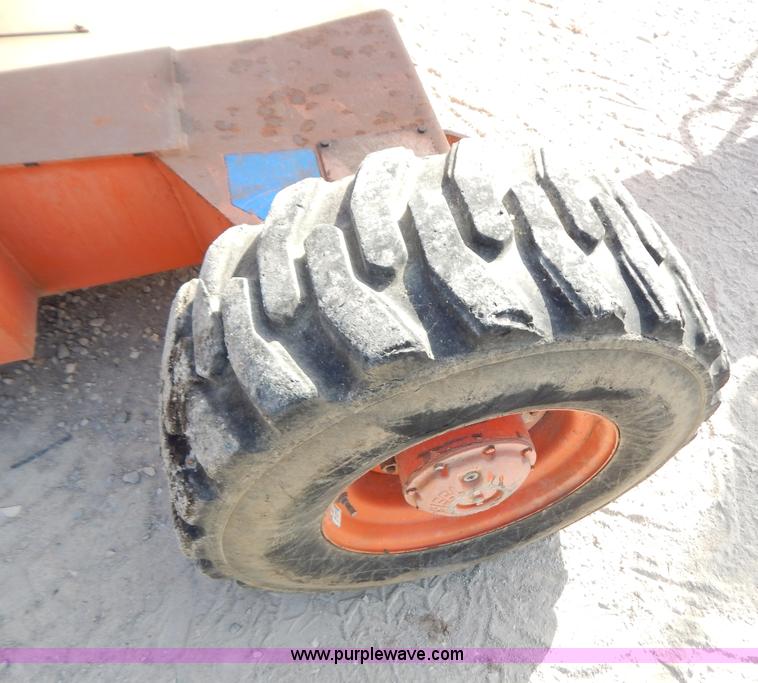 image for item B5978 2001 Snorkel TBA42RF0 boom lift
