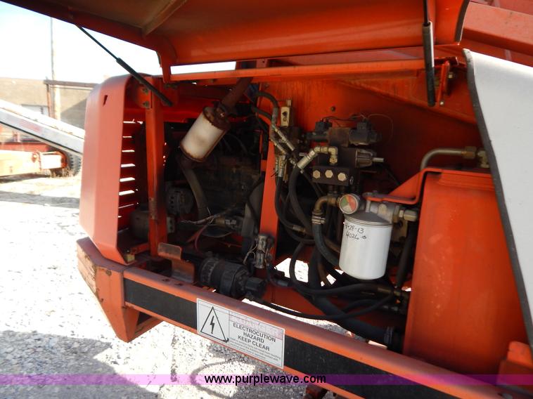 image for item B5978 2001 Snorkel TBA42RF0 boom lift