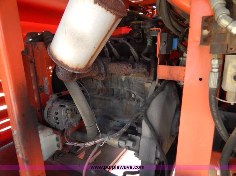 image for item B5978 2001 Snorkel TBA42RF0 boom lift