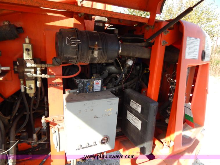 image for item B5978 2001 Snorkel TBA42RF0 boom lift