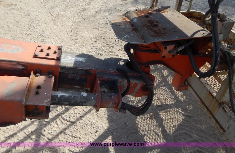 image for item B5978 2001 Snorkel TBA42RF0 boom lift