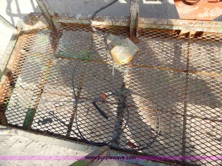 image for item B5978 2001 Snorkel TBA42RF0 boom lift