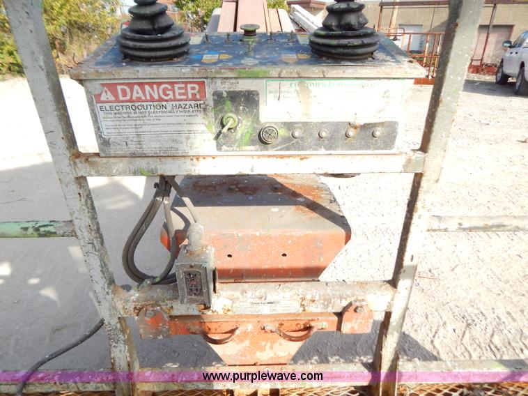 image for item B5978 2001 Snorkel TBA42RF0 boom lift