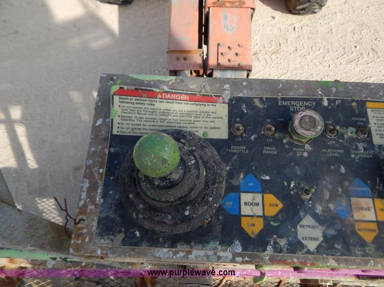 image for item B5978 2001 Snorkel TBA42RF0 boom lift