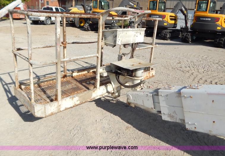 image for item B5979 2000 Snorkel TB60 boom lift