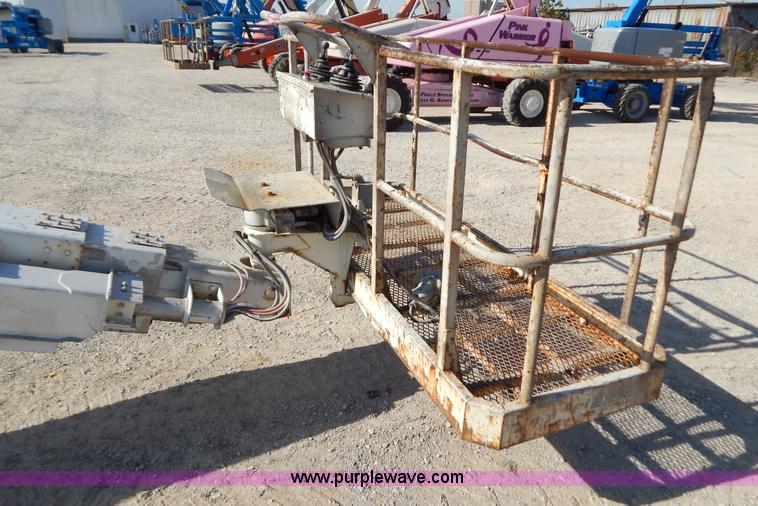 image for item B5979 2000 Snorkel TB60 boom lift