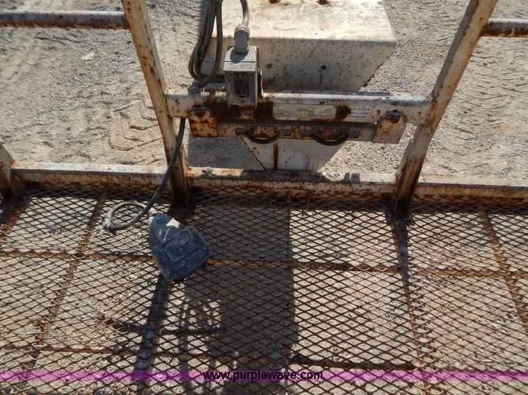 image for item B5979 2000 Snorkel TB60 boom lift