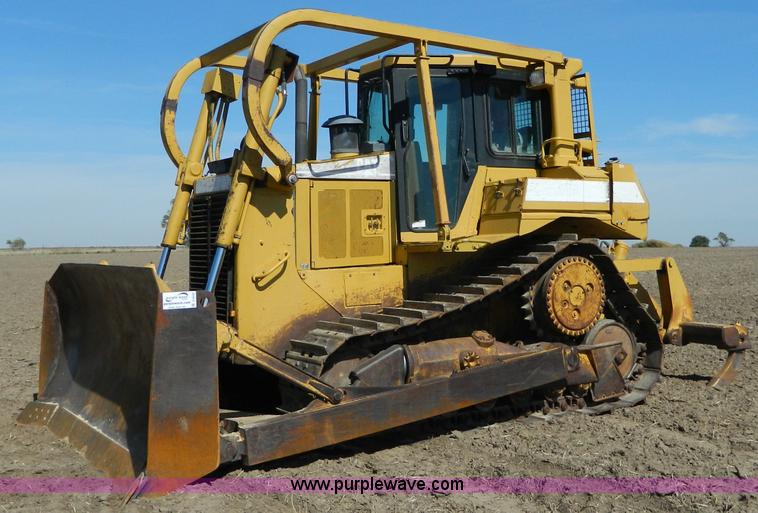 image for item D6038 1997 Caterpillar D6R dozer