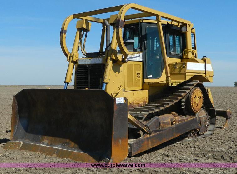 image for item D6038 1997 Caterpillar D6R dozer
