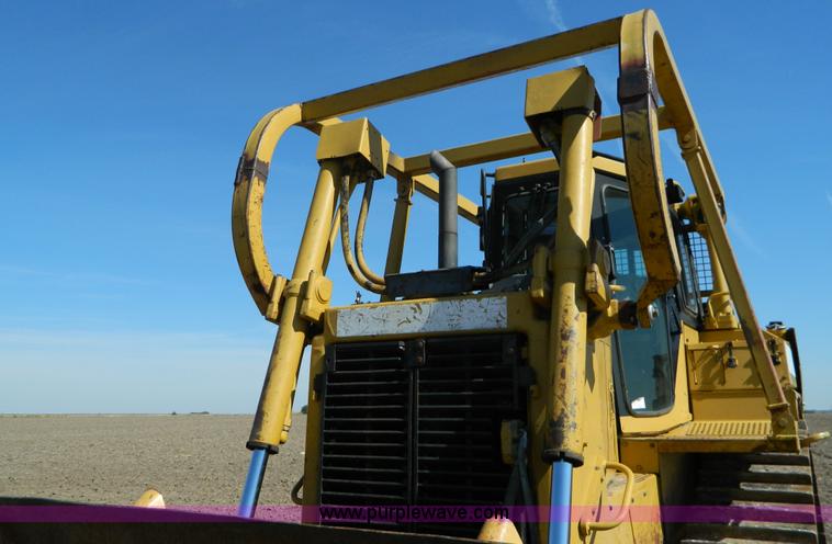 image for item D6038 1997 Caterpillar D6R dozer