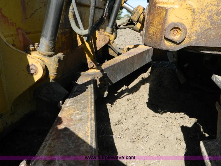image for item D6038 1997 Caterpillar D6R dozer