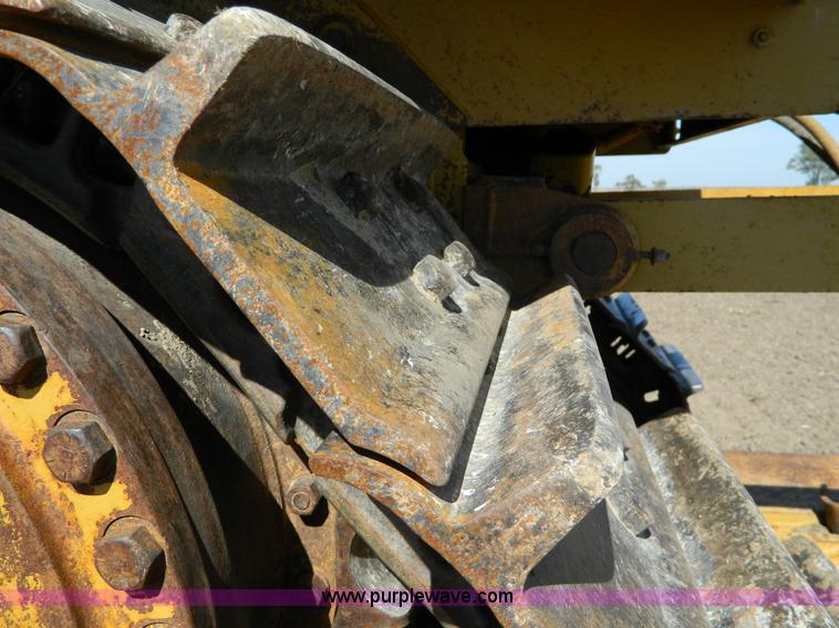 image for item D6038 1997 Caterpillar D6R dozer