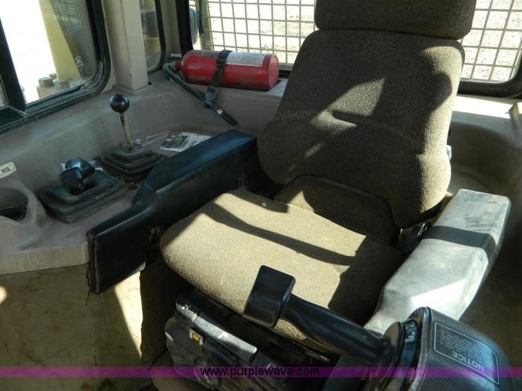 image for item D6038 1997 Caterpillar D6R dozer