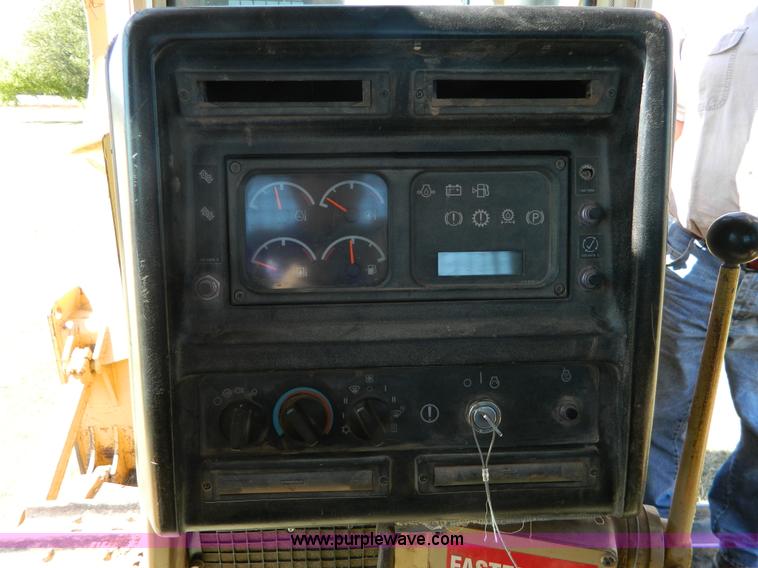 image for item D6038 1997 Caterpillar D6R dozer