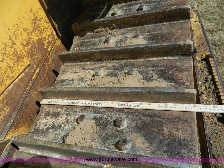 image for item D6038 1997 Caterpillar D6R dozer