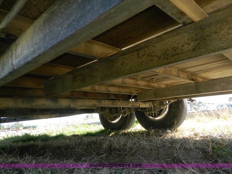 image for item D6052 2001 Starlite trailer