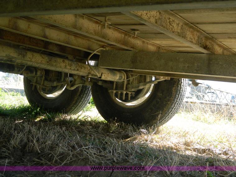 image for item D6052 2001 Starlite trailer