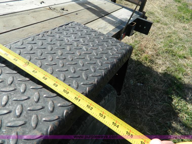 image for item D6052 2001 Starlite trailer