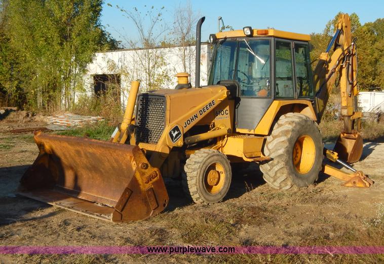 image for item E7300 1988 John Deere 610C backhoe