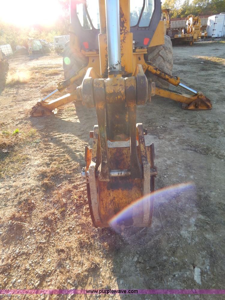 image for item E7300 1988 John Deere 610C backhoe