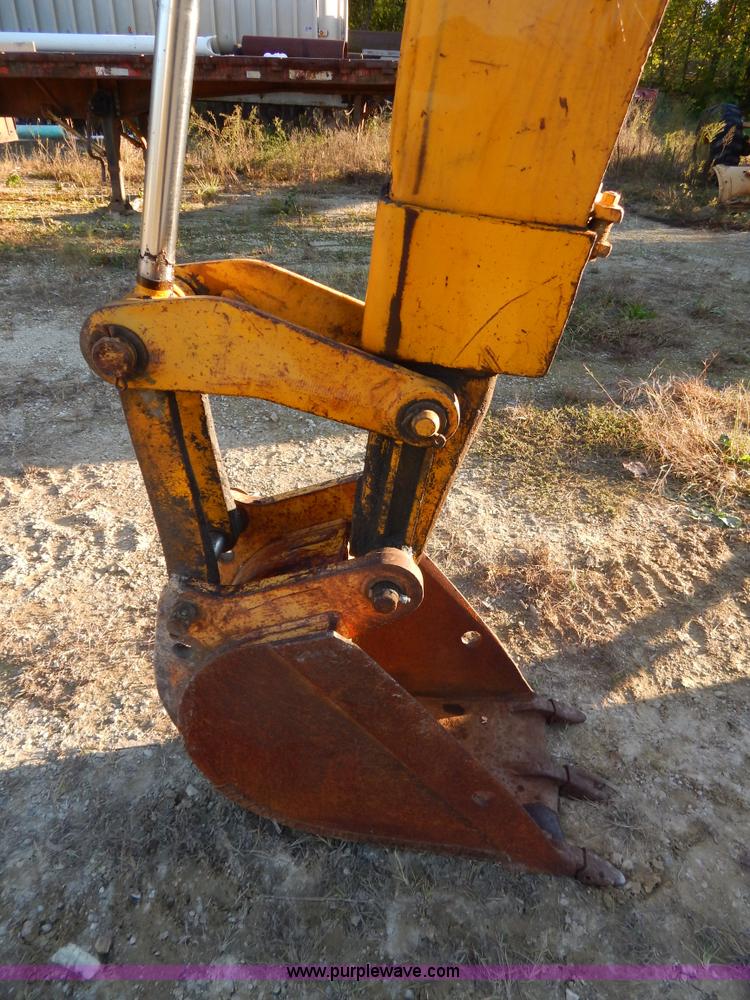 image for item E7300 1988 John Deere 610C backhoe