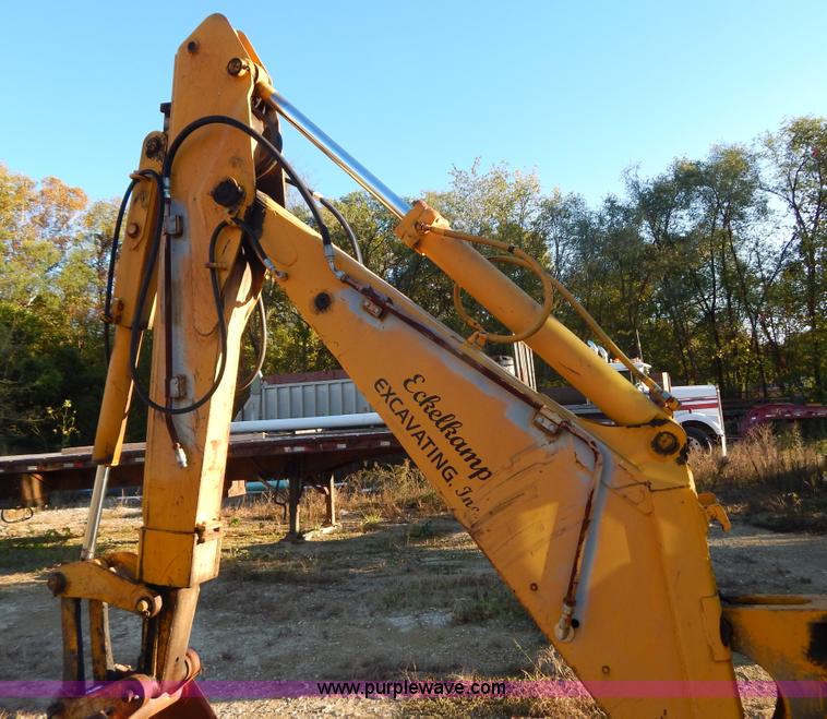 image for item E7300 1988 John Deere 610C backhoe