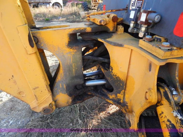 image for item E7300 1988 John Deere 610C backhoe