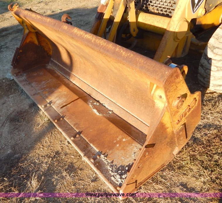 image for item E7300 1988 John Deere 610C backhoe