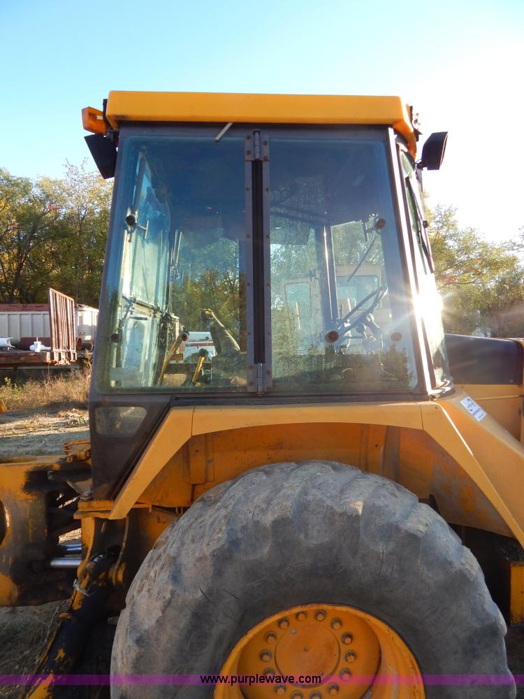 image for item E7300 1988 John Deere 610C backhoe