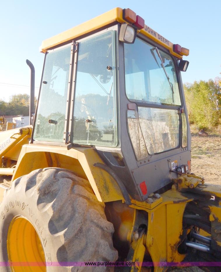 image for item E7300 1988 John Deere 610C backhoe