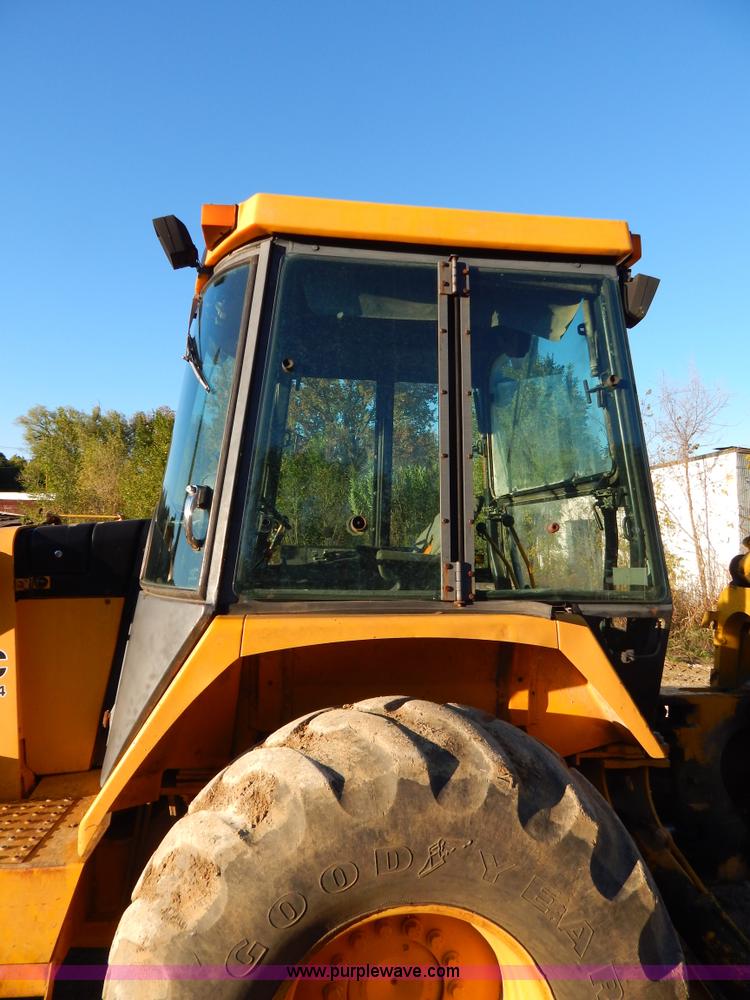 image for item E7300 1988 John Deere 610C backhoe