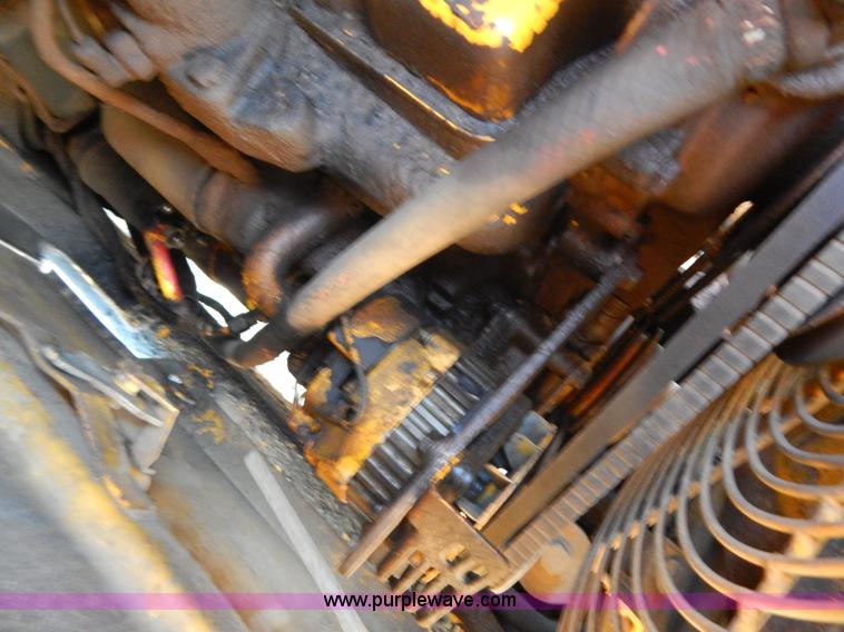 image for item E7300 1988 John Deere 610C backhoe