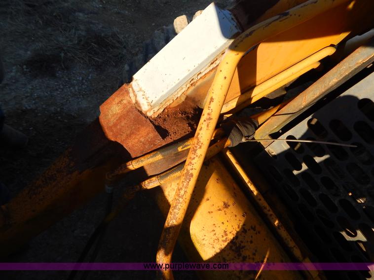 image for item E7300 1988 John Deere 610C backhoe