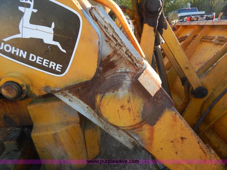 image for item E7300 1988 John Deere 610C backhoe