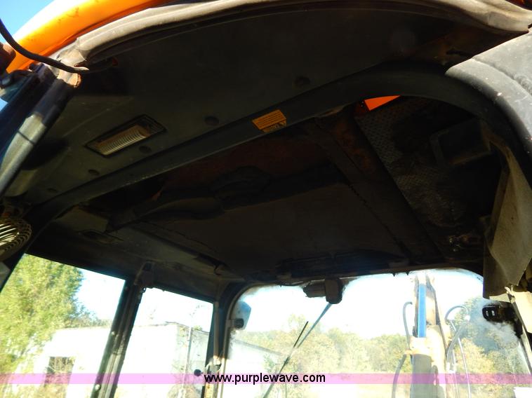 image for item E7300 1988 John Deere 610C backhoe