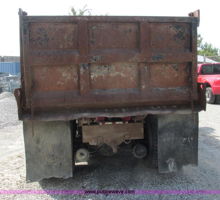 image for item E7386 1990 International 4900 dump truck