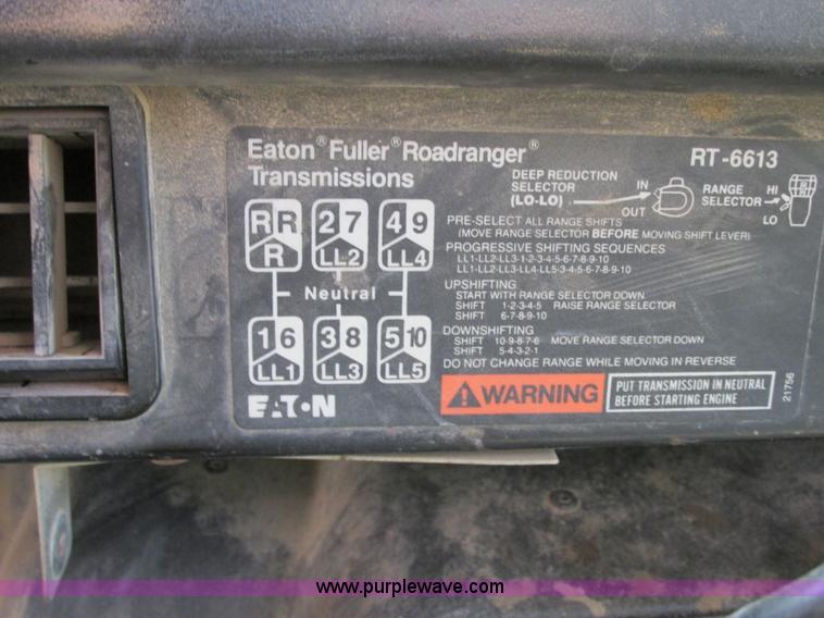 image for item E7386 1990 International 4900 dump truck