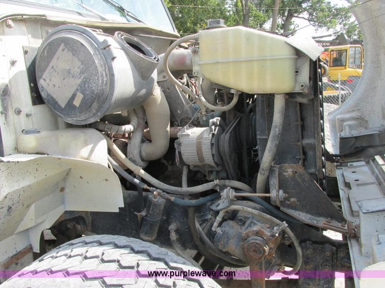 image for item E7386 1990 International 4900 dump truck