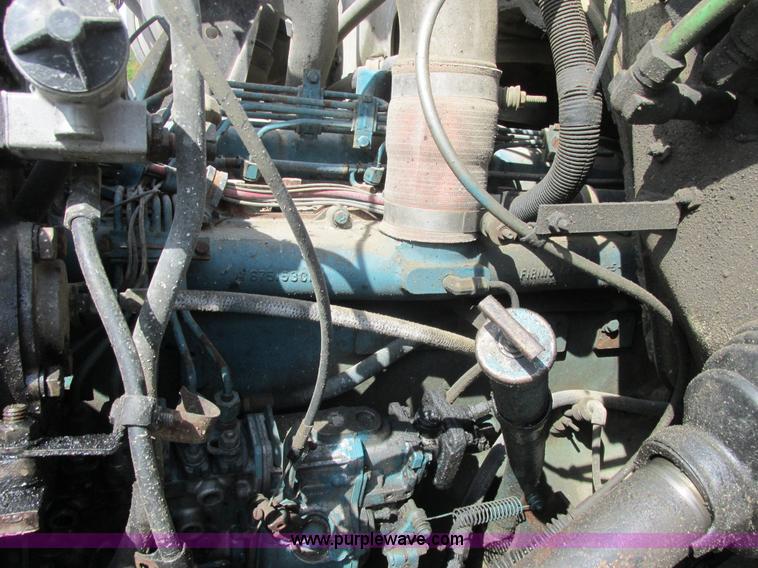 image for item E7386 1990 International 4900 dump truck