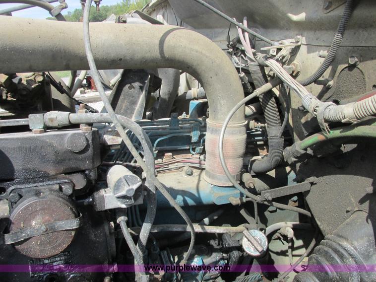 image for item E7386 1990 International 4900 dump truck