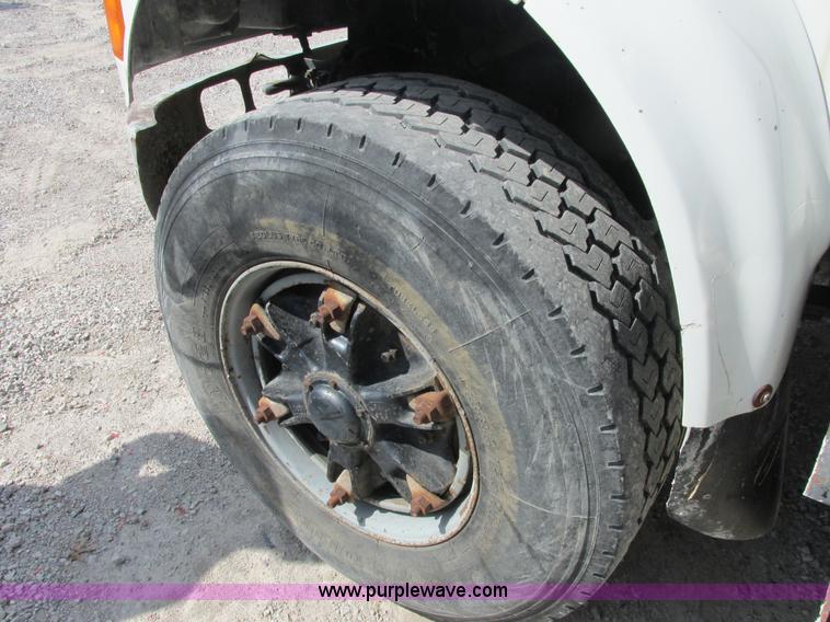 image for item E7386 1990 International 4900 dump truck