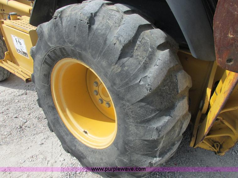 image for item E7399 1998 John Deere 310SE backhoe