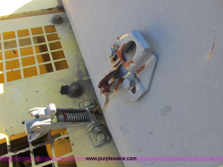 image for item E7406 1995 Kobelco SK400LC Mark IV excavator