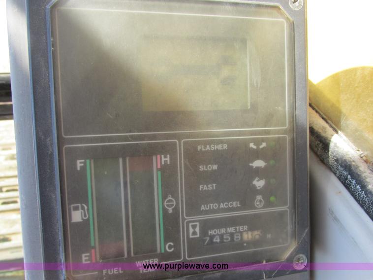 image for item E7406 1995 Kobelco SK400LC Mark IV excavator